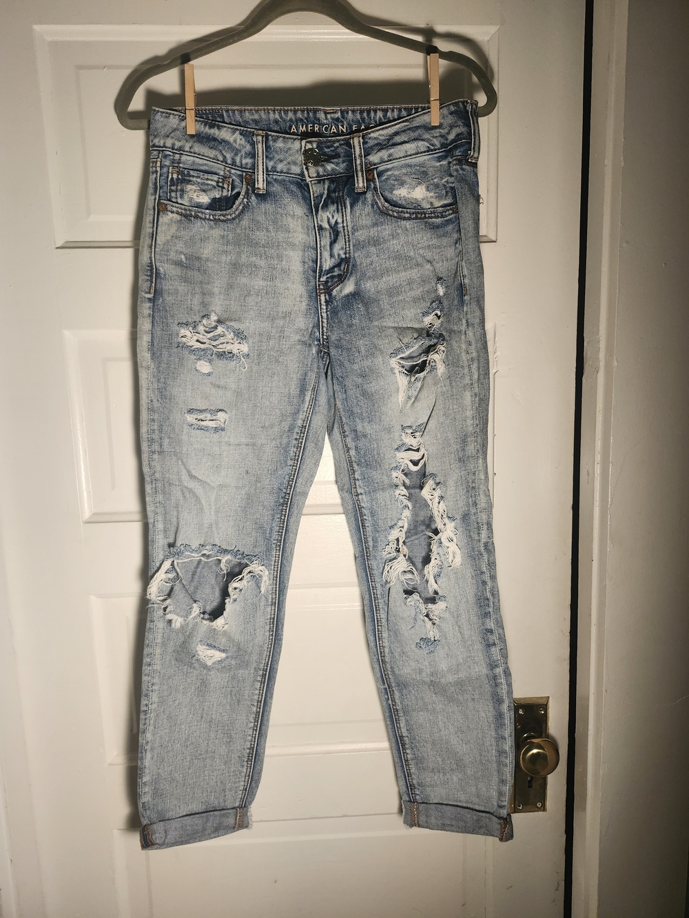 American Eagle Outfitters Light Blue Distressed Boyfriend Jeans